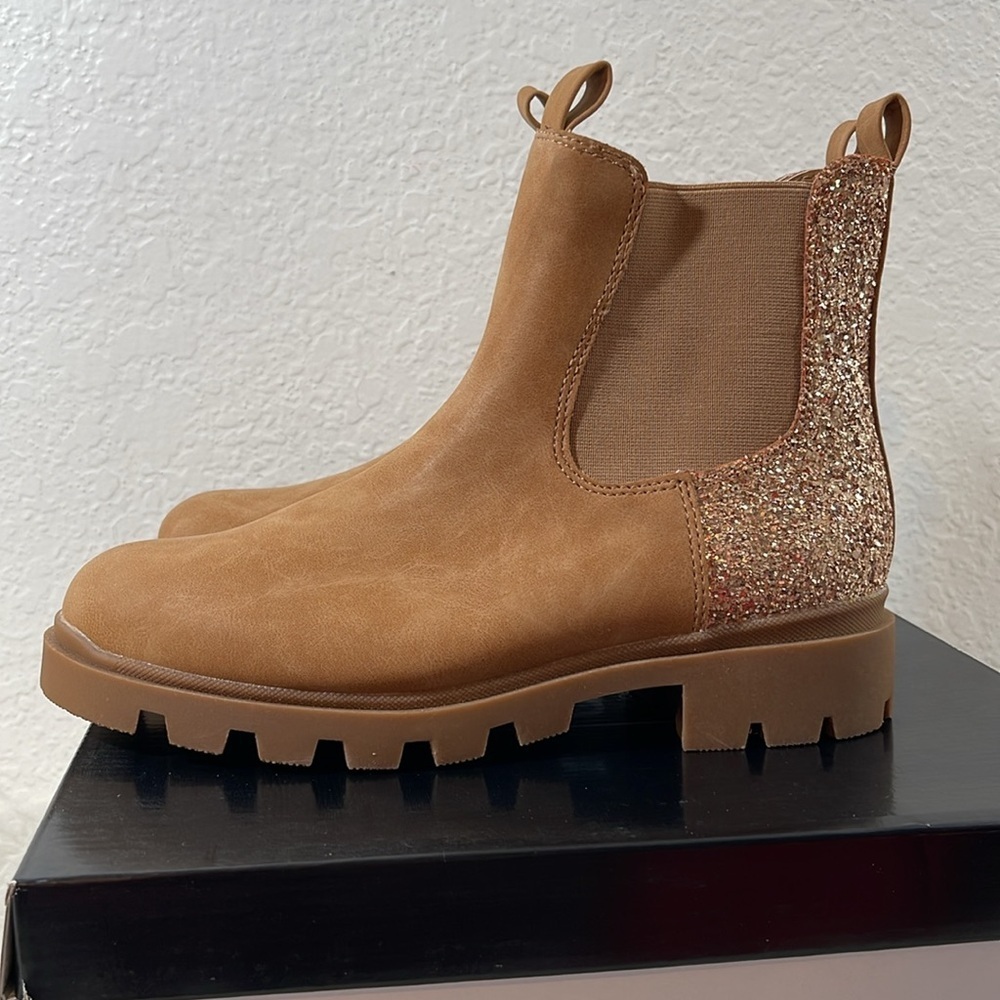 DV DOLCE VITA Women's Davys Chelsea Boot Big Kids Size 5 NEW - Picture 7 of 16